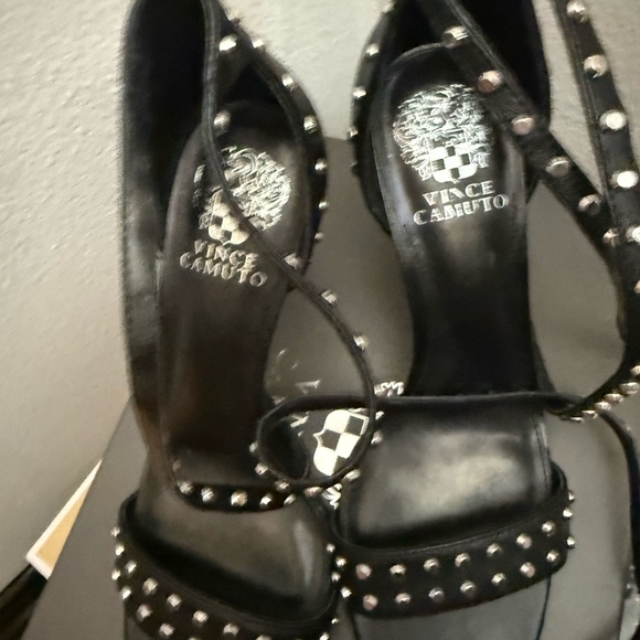 Heels - Picture 2 of 6